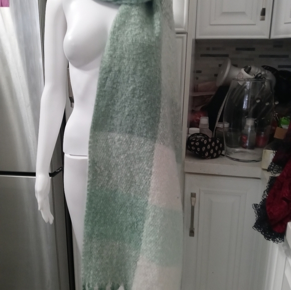 Steve Madden Sage white Buffalo plaid blanket Wrap with Fringe SMA-768 NEW - Picture 12 of 14